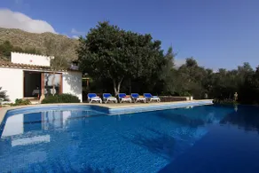 Family friendly villa with optional pool gate , close to Pollensa and the beach. - Image 4