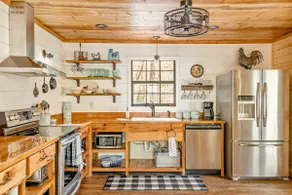 A True ”Mountain Cabin” with all the Amenities! - Image 2