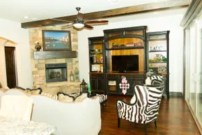 Family retreat just minutes from Lake Murray - Image 3