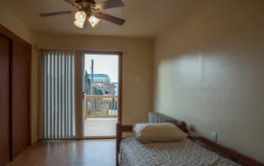 House in Little Italy for couple who want privacy - Image 4