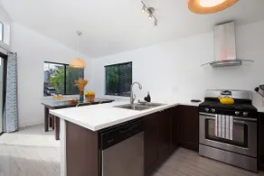 Fabulous beach townhouse- Wonderful location! - Image 5