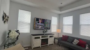 Beautiful 3 Bedroom 2.5 Baths with Jacuzzi Bathtub - Image 3