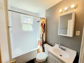 ♪No Chores! Artsy East Side Near Great Music+Food, Quiet Home w/ Free Parking ♪ - Image 3