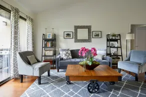 ♥Luxe 2BR, 2 patios, pool, 10 Min To Dwtn/wineries - Image 2