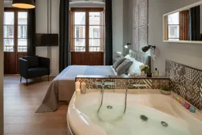 Luxury apartments with a hot tub - Image 3