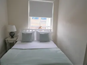 Cosy two bedroom apartment - Image 4