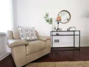 Sunny Modern Farmhouse - Pet Friendly Purina Farms - Image 4