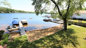 Winnisquam Lakeside Funky Ski Chalet w-Sandy Beach & Boat Docks - Image 3