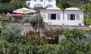 Un Impresionante villa en la costa de Amalfi con vistas al mar y amplios jardines privados - Image 3