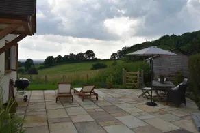 Quiet luxury rural cottage with fantastic views. - Image 3