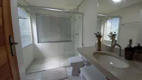 Entire house surrounded by greenery - Image 5