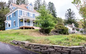 Luxury Estate with Wood Stove and Hot Tub - Image 2