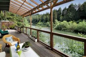 LoLLIPoP Summer Dock & Boats Hot Tub River View - Image 4