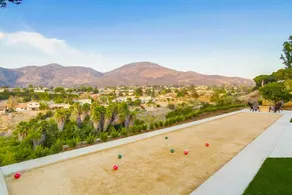 Spacious home with incredible backyard views - Image 3