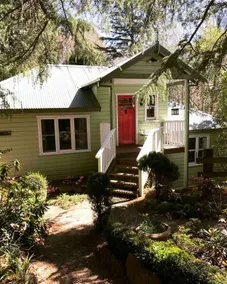 Highland Cottage: Leura, Blue Mountains - Image 2
