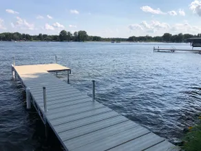 Lakefront Getaway on Lake Camelot - Image 3