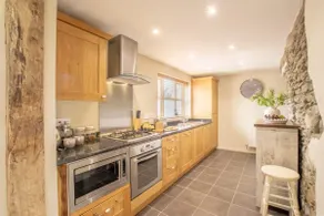 Stunning Country Cottage - Image 3