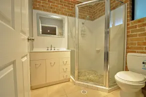 Happy Pelican. Spacious modern Garden Cottage - Image 5