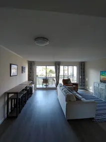 Quiet, 2-bd 2-ba condo, 5 minute walk to bay views - Image 4