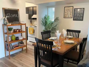 ”The Birdhouse” 2-bedroom duplex, newly renovated - Image 5