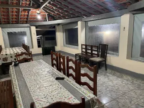 Spacious Farmhouse with Pool - Image 4