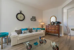 Cozy Seaview Apartment - Image 2