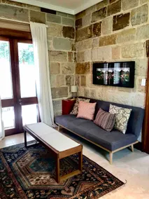 Stone 1Bed Cottage + Living (bed + sofa bed) - Image 3