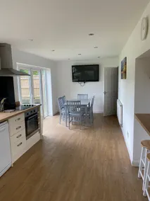 3 Bedroom Detached House, Treborth, North Wales - Image 5