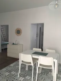 Vacation home in town: quiet and close - Image 4