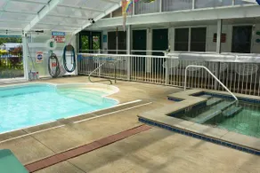 Surf Inn #2 - Image 4