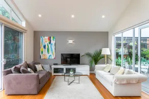 Beach House Close to Manly - Image 3