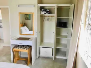 2 Bdrm/Office, W/D, Wi-Fi, Mins2Beach&Food; TopFl - Image 4