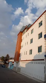 Centrally located and modern apartment (we bill) - Image 2
