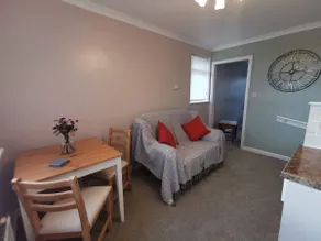 Private Annexe with Parking - Image 3