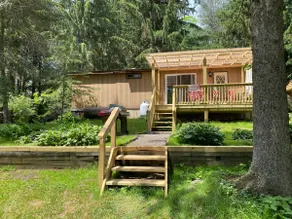 Serene Lake Cottage in Upstate NY - Image 5