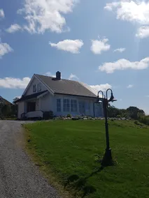 House by the sea in Lysøysundet, Ørland municipality - Image 3