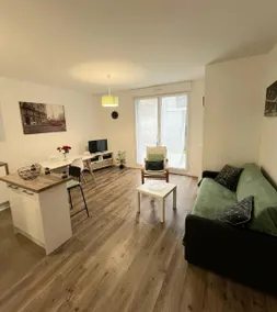 Bright apartment near metro – Paris 10 min - Image 4