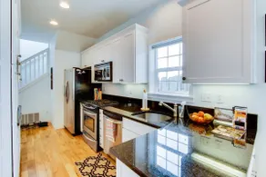 High Tides Beach House - Image 3