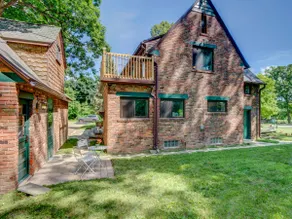 Mott Park Carriage House - Image 2