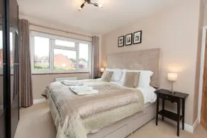 Woodlea House with Free Parking - Image 4