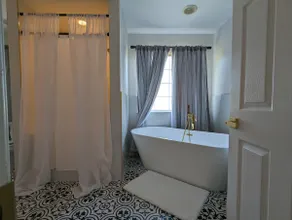 Spacious Extended Stay | Contractors Welcome - Image 4