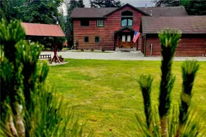 Barrel sauna, 2 hot tubs, pool table,private beach - Image 2