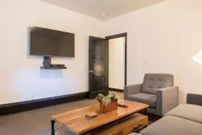 2 Bdrm Apt., 1 block from downtown - Image 5