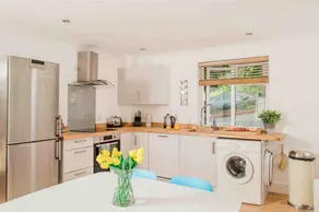 Dog friendly Cottage with EV charger & Hot Tub - Image 4