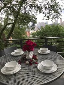 OTR Full Home/Yard - Stunning Views -Free Parking - Image 2