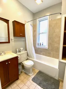 Spacious 3BR in Lakeview - Walk to Wrigley & Shops - Image 5