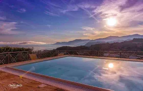 Charmerende villa med swimmingpool, fantastisk udsigt over havet og den franske riviera. Wi-Fi gratis - Image 5
