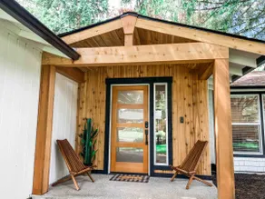The Pine House Sleeps 8 Calm Neighborhood - Image 2