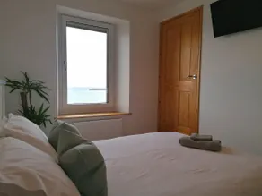 Stunning Seafront Location With Panoramic Views - Image 4