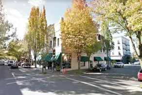 Bright Flat in Historic Downtown McMinnville - Image 2